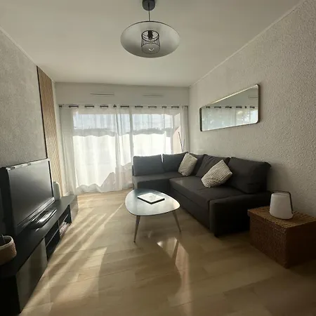 A 2 Min-sous Les Pins - Balcon - Clim - T2 Cosy アパート サン・マンドリエ・シュル・メール